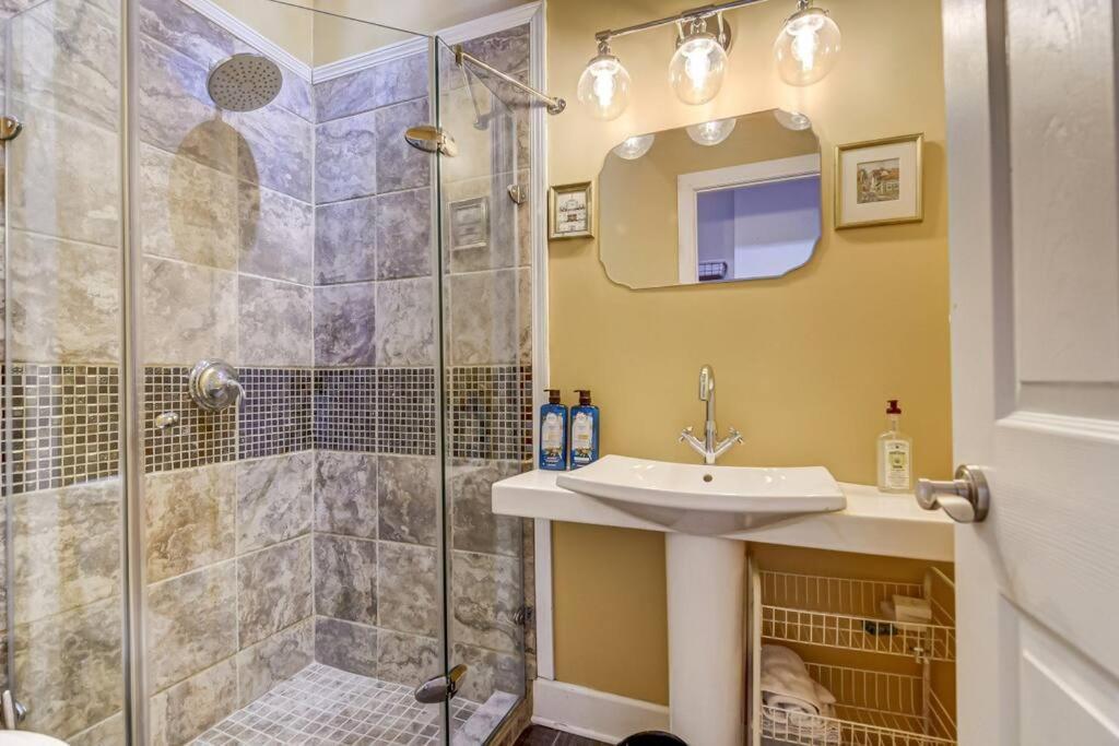 Lovely 2-Bedroom Unit In Springfield Eksteriør bilde